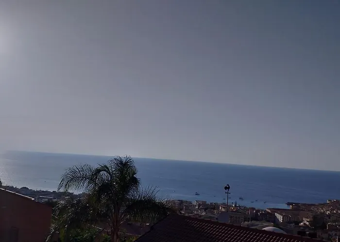 La Casetta Di Laura تْشيفالو